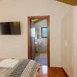 David - Luxurious Secluded With A Heated Pool
