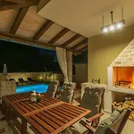 David - Luxurious Secluded With A Heated Pool Vila