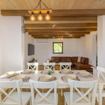 וילה David - Luxurious Secluded With A Heated Pool *