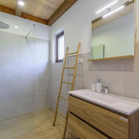 וילה David - Luxurious Secluded With A Heated Pool *
