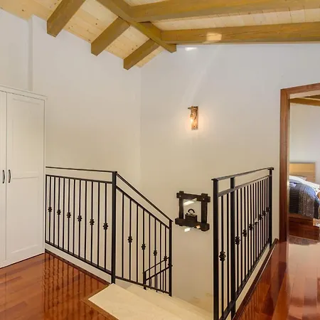 David - Luxurious Secluded With A Heated Pool Villa *
