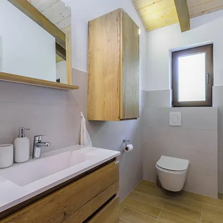 David - Luxurious Secluded With A Heated Pool * Butkovići