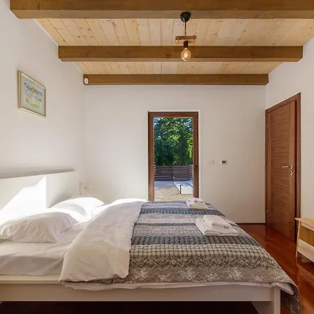 David - Luxurious Secluded With A Heated Pool וילה *